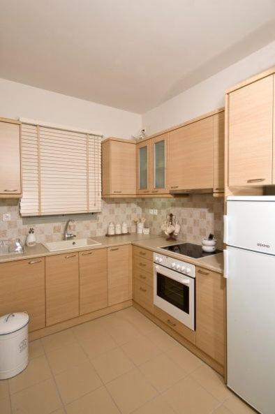 Aeolia Villas Karystos  Bilik gambar