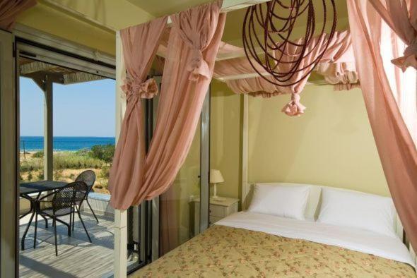Aeolia Villas Karystos  Bilik gambar