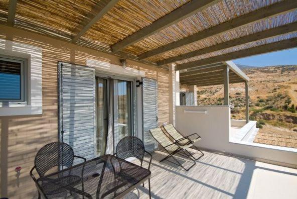 Aeolia Villas Karystos  Bilik gambar